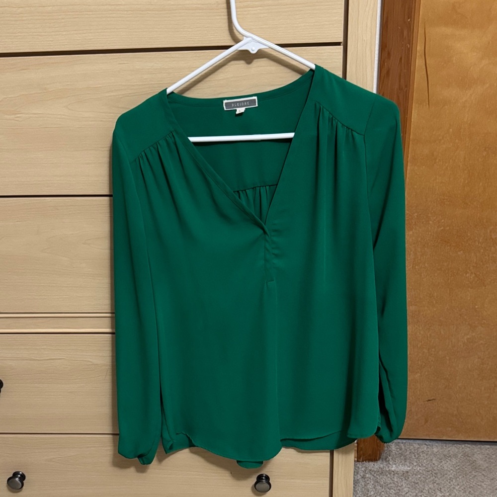 Apt. 9 Emerald Green V-Neck Blouse